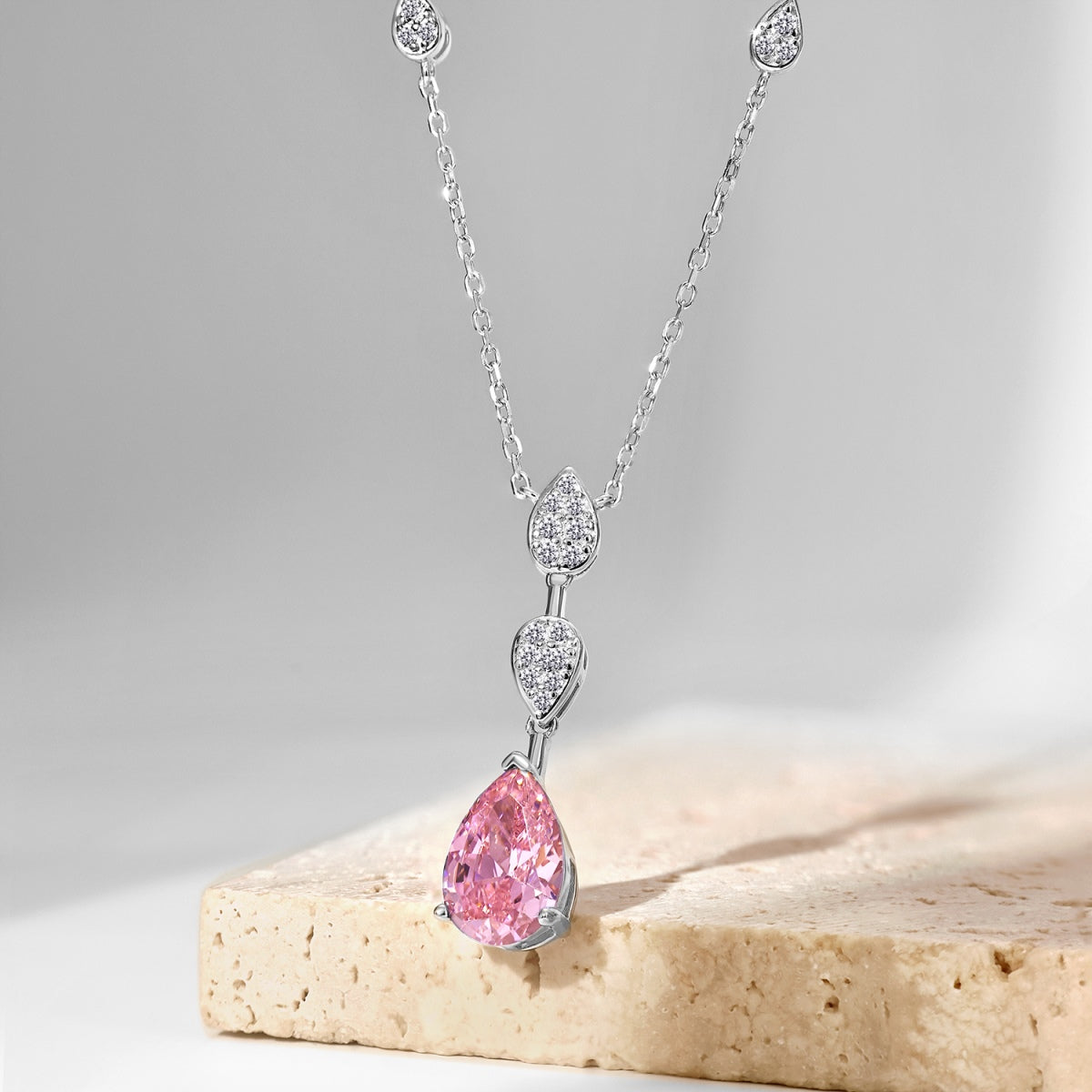 [Vivid Aurora]Dazzling Pear Cut Necklace