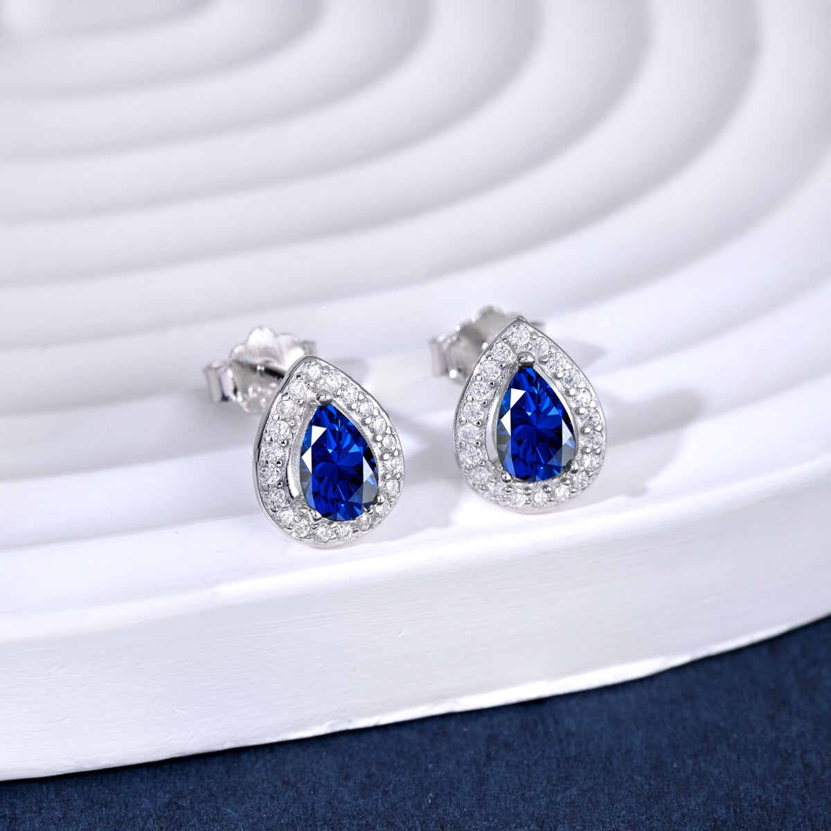 [Vivid Aurora]Luxurious Water Drop Shape Earrings