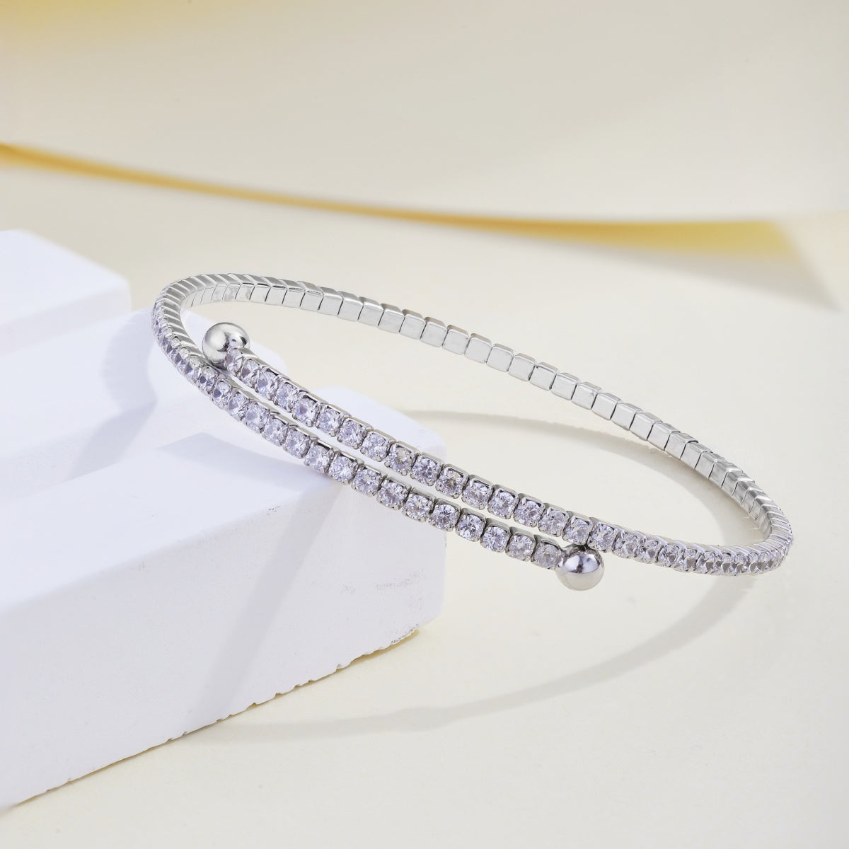 [Vivid Aurora]Row of Diamonds Round Fashion Bracelet