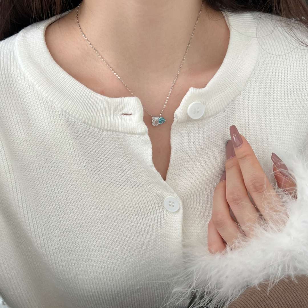 [Vivid Aurora]Dazzling Square & Heart Shape Necklace